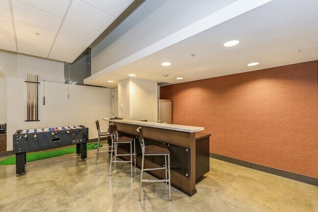 Building Photo - 900 Lenora St