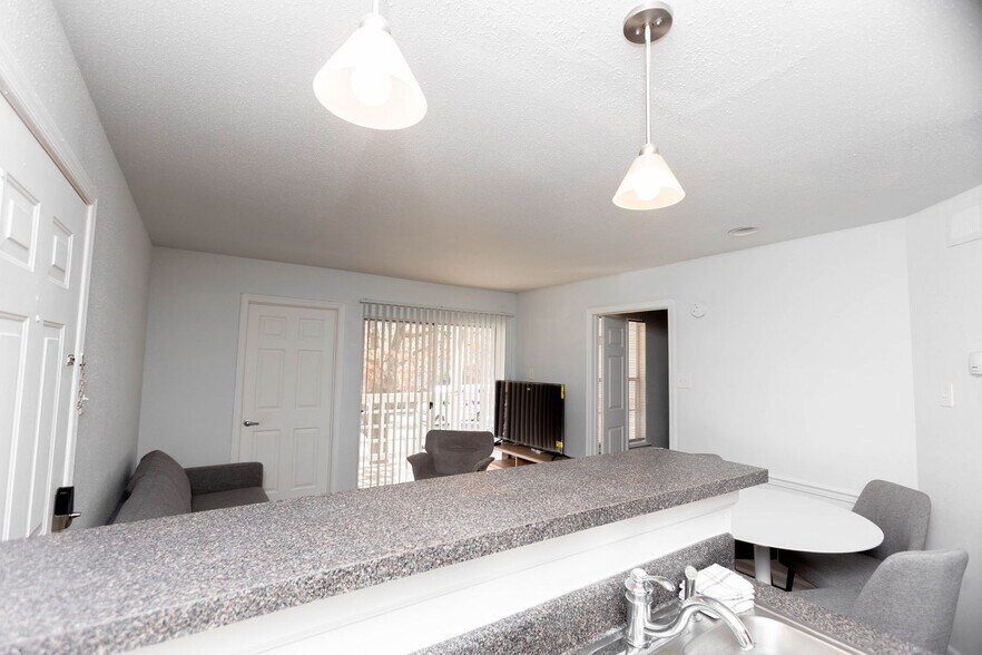 Building Photo - 108 Garris Dr
