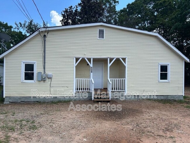 Primary Photo - 628 E Broad St