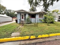 Building Photo - 415 N Capital-3 Bedroom house