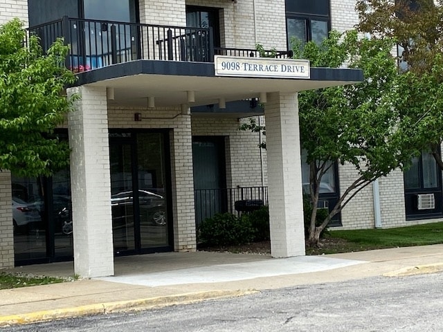 Building Photo - 9098 W Terrace Dr