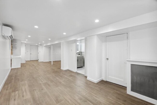 Building Photo - 114 Carlton Ave