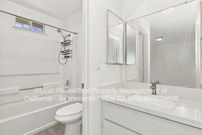 Building Photo - 2224 Glacier Dr