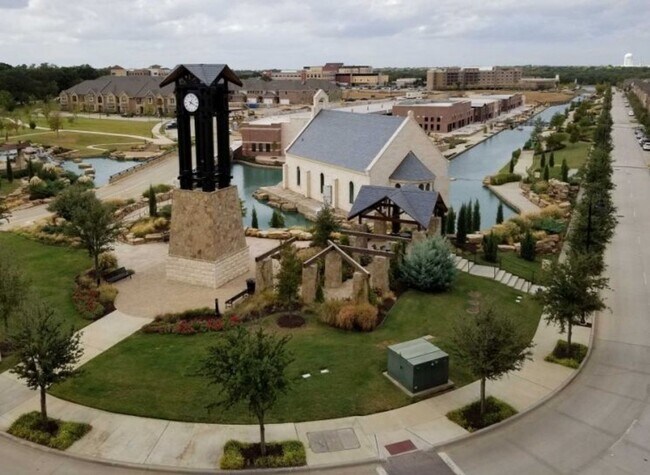 Building Photo - 3 Bed - 2.5 Bath Townhome in Flower Mound ...
