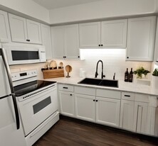 Updated kitchen - 149 New York Ave