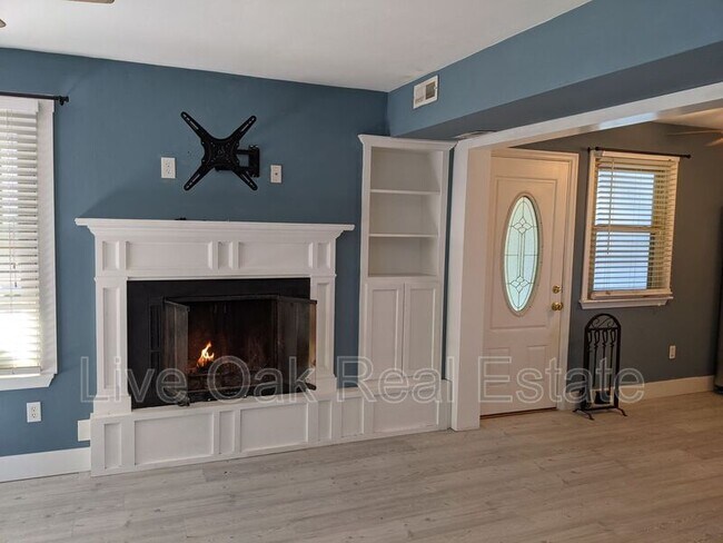 Building Photo - 1311 E Ocean View Ave