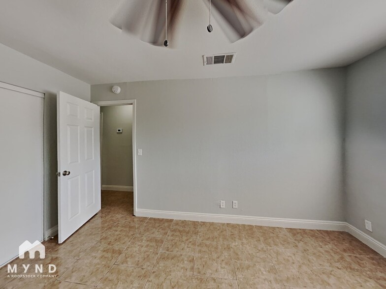 Building Photo - 1165 Hart Ave