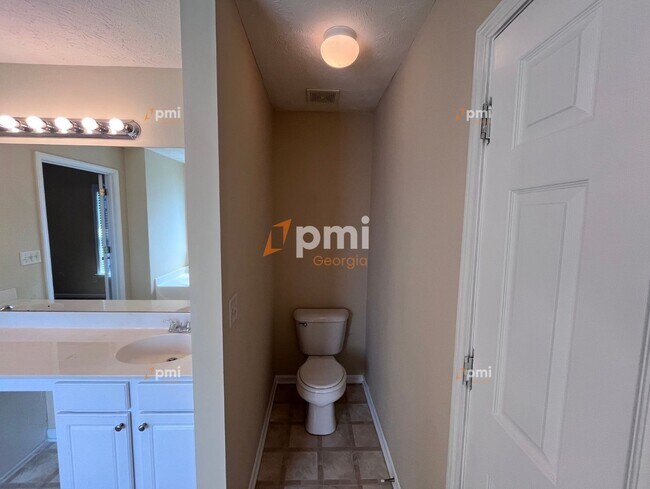 Building Photo - 7151 Flagstone Pl