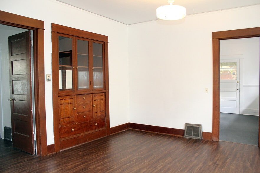 Building Photo - 4522 NE 17th Ave