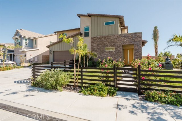 Building Photo - 11743 Canoga Ave