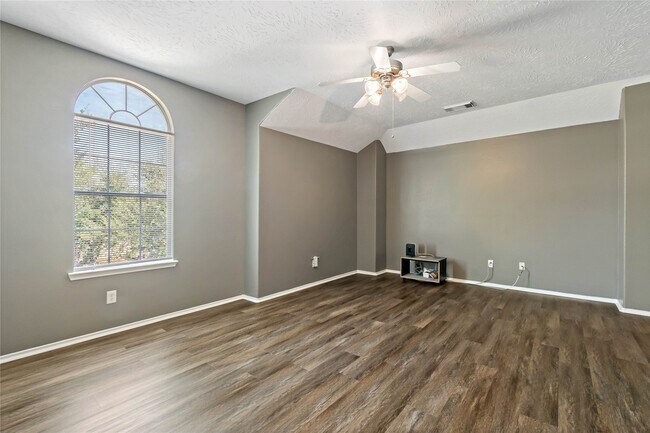 Building Photo - 5422 Summer Spring Ln