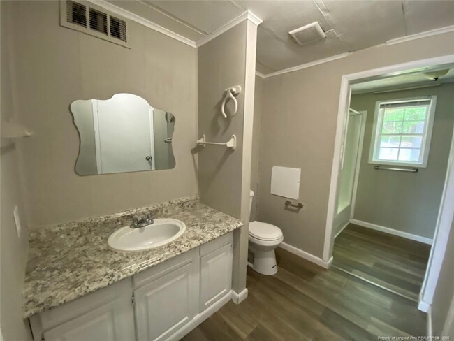 Building Photo - 618 Dashland Dr