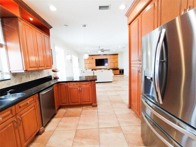 Building Photo - 18243 Blue Lake Way