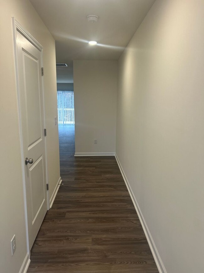 Building Photo - Brand New townhome in the heart of Newton!