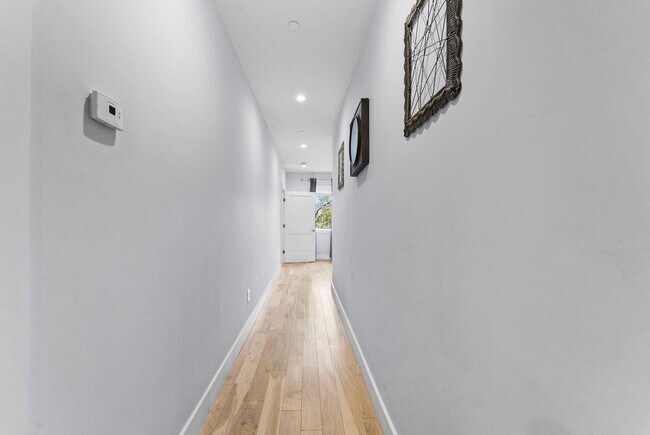 Building Photo - 1011 Bennington St