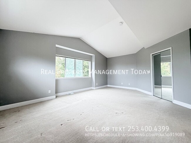 Building Photo - 4914 Norpoint Way NE