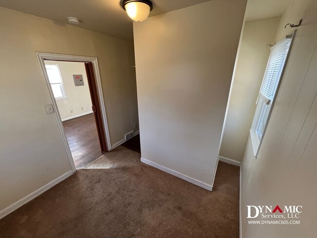 Building Photo - 403 S Wayland Ave