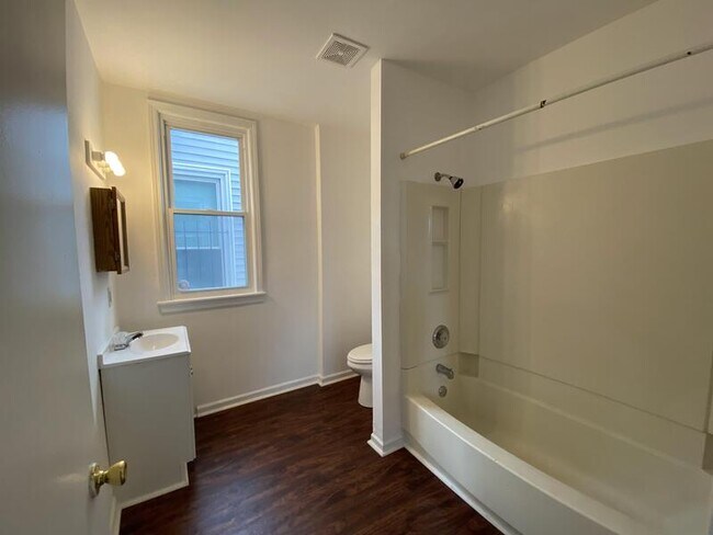 Building Photo - 2273 Mayville