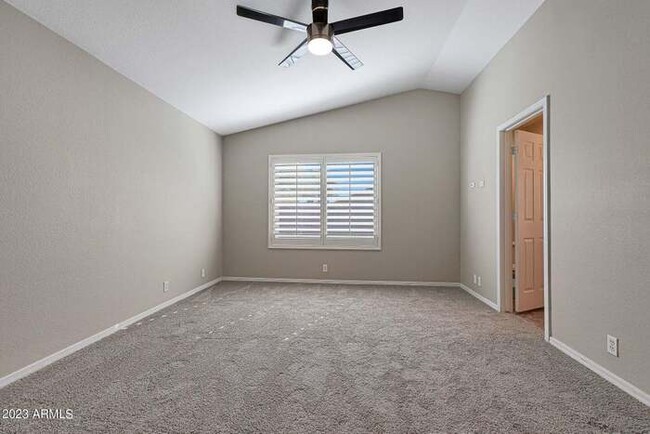 Building Photo - Stunning 3-bedroom, 2-bath home