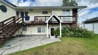 Building Photo - 2Bed/1Ba/1Car Amazing Apartment on Riverview Dr., All Util. Includ., sorry no pets.