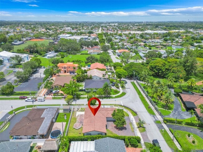 Building Photo - 4400 SW 89th Ave
