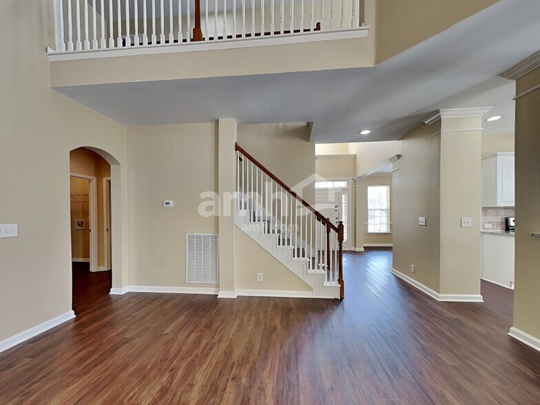 Building Photo - 1213 Travelers Pl