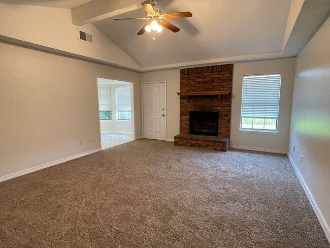 Building Photo - Brookhaven Estates Charmer!