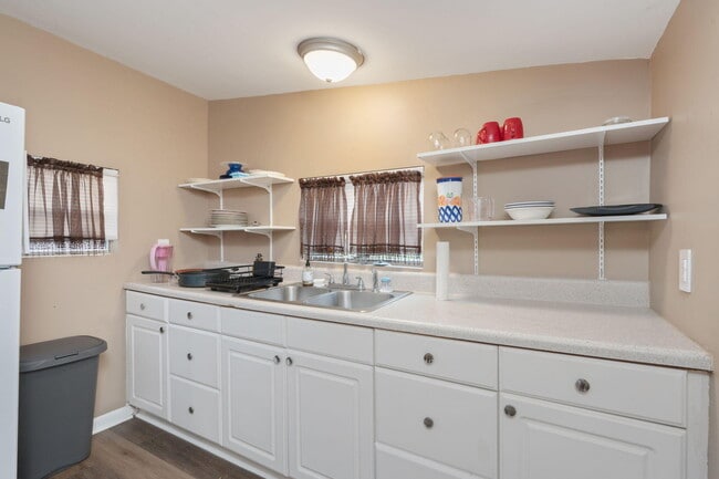 Building Photo - 346 Crescent Dr
