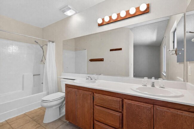 Building Photo - 4109 Yukon Way