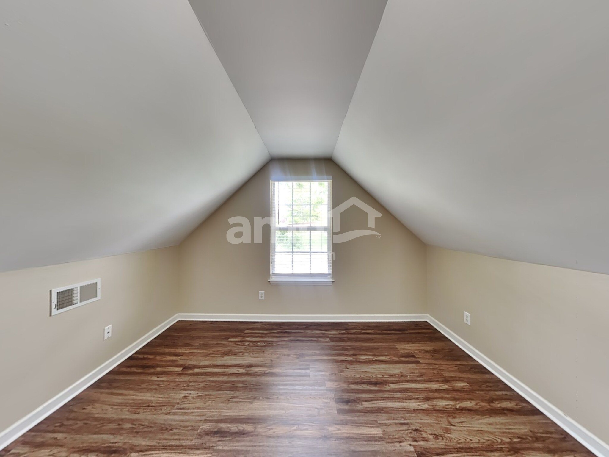 Building Photo - 1578 Laurel Ledge Dr