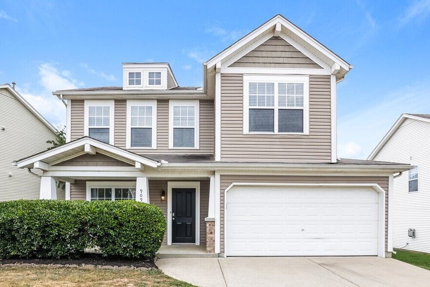 Primary Photo - 909 Grand Oak Dr
