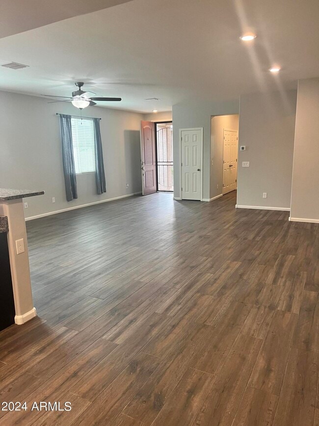 Building Photo - 3224 E Dogwood Pl