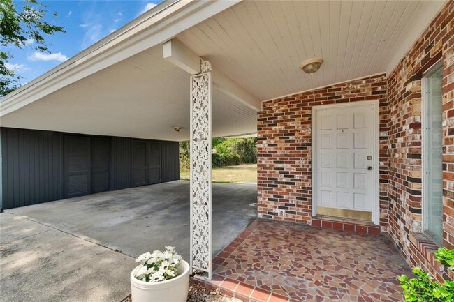Building Photo - 802 W Russell Dr