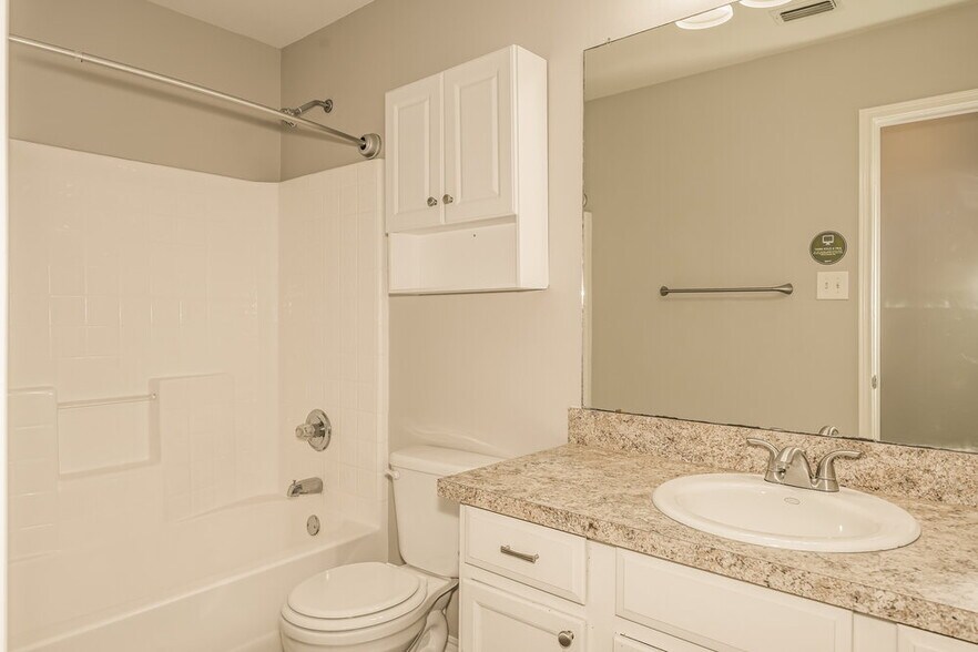 Building Photo - 1108 Savage Dr