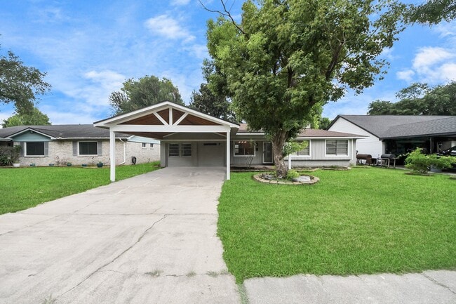 Building Photo - 2405 Pickerton Dr