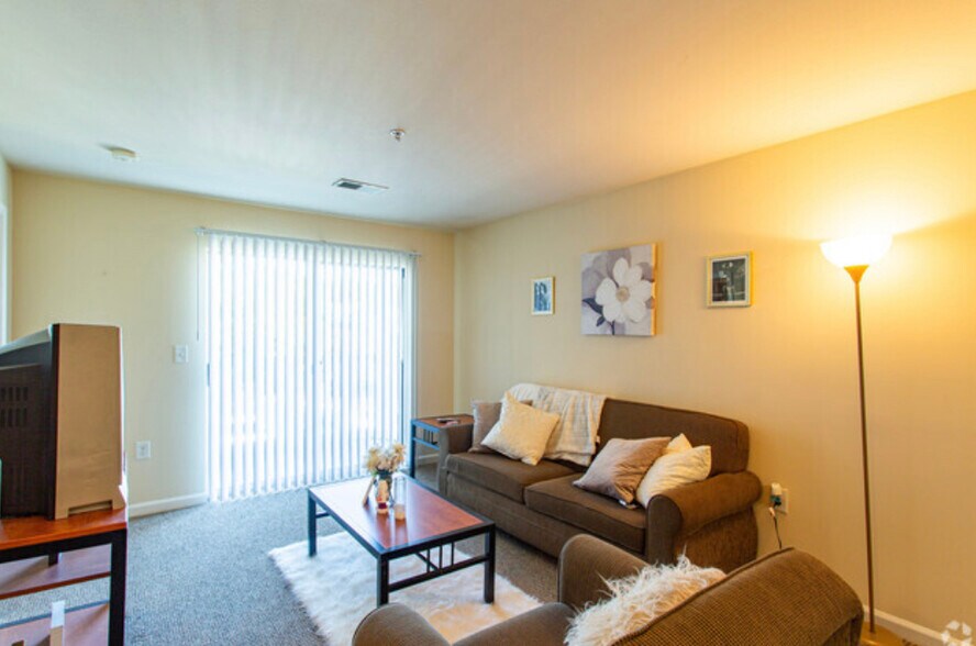 Building Photo - 140 Yellowstone Dr