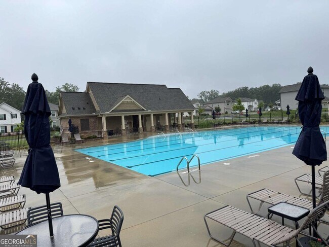 Building Photo - 312 Grey Falcon Ave