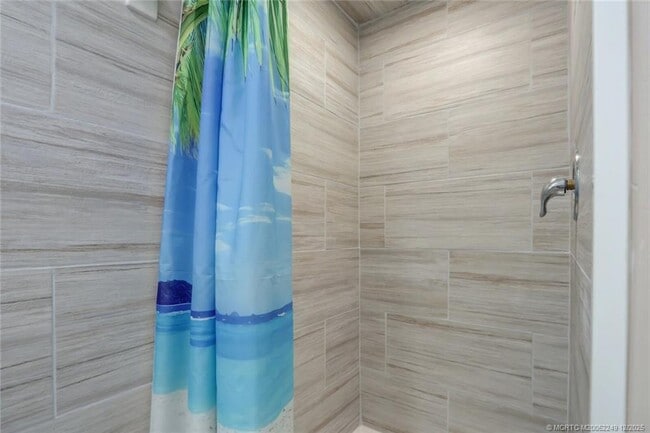 Building Photo - 64 NE Acacia Trail