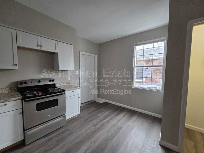 Building Photo - 1131 N Florissant Rd