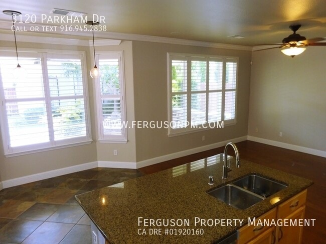 Building Photo - 3120 Parkham Dr