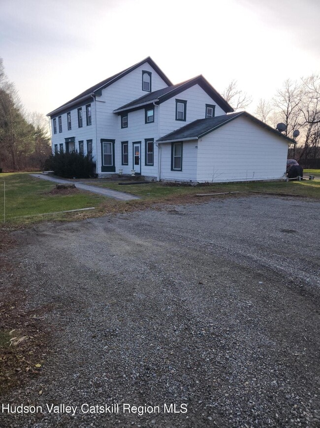 Building Photo - 5635-5639-5639 NY-82