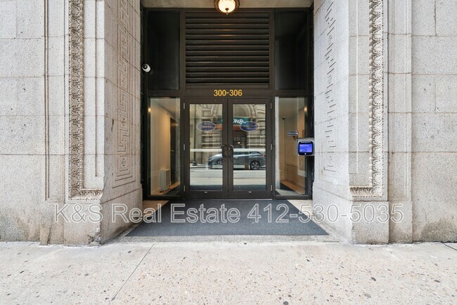 Building Photo - 306 Fourth Ave