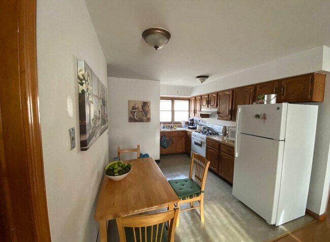 Building Photo - 516 Avenue A