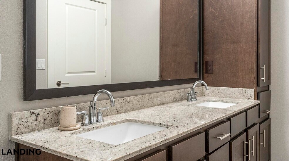 Building Photo - 4300 Cromwell Dr