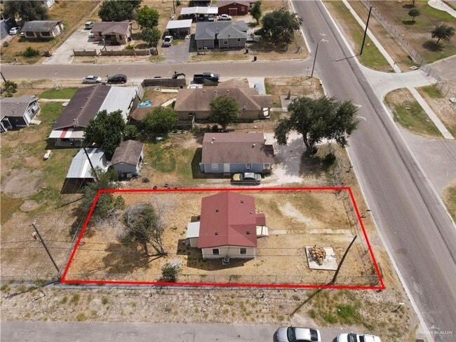 Building Photo - Charming 2-Bedroom Home with Central AC and Fenced Lot!