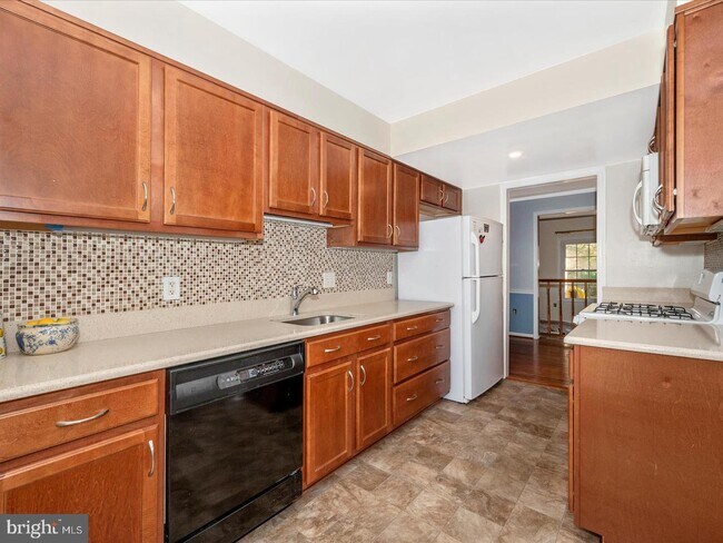 Building Photo - 15505 Villisca Terrace