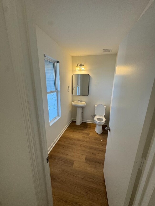 Building Photo - 172 Cloverbrook Dr