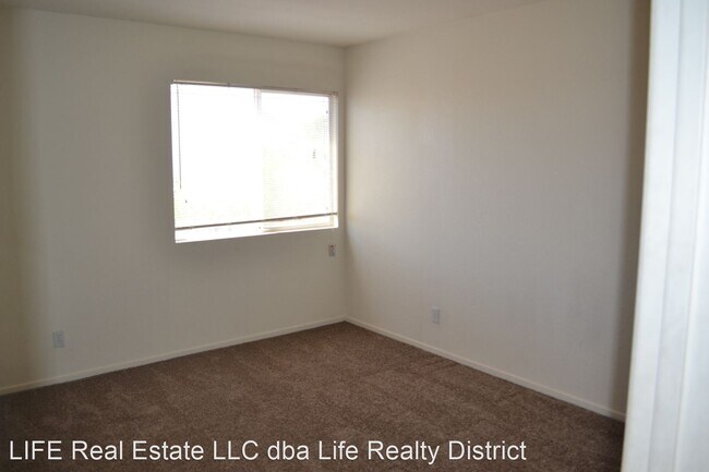 Building Photo - 4 br, 2.5 bath House - 8325 Maple Star