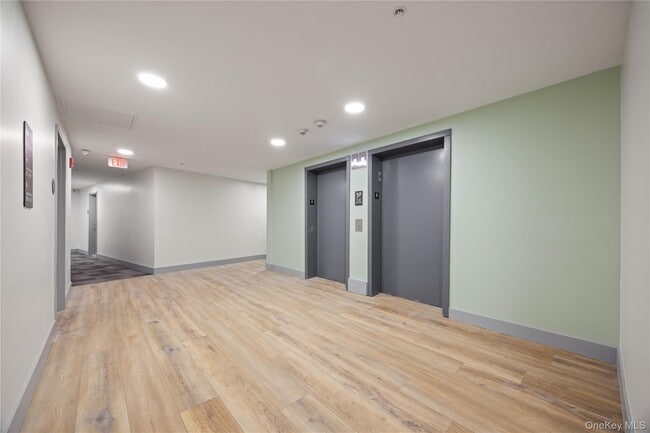 Building Photo - 56 Prospect St