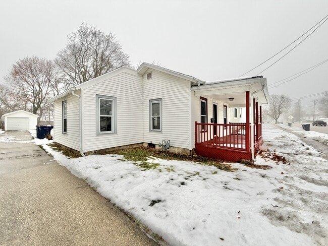 Building Photo - 426 S Jackson St